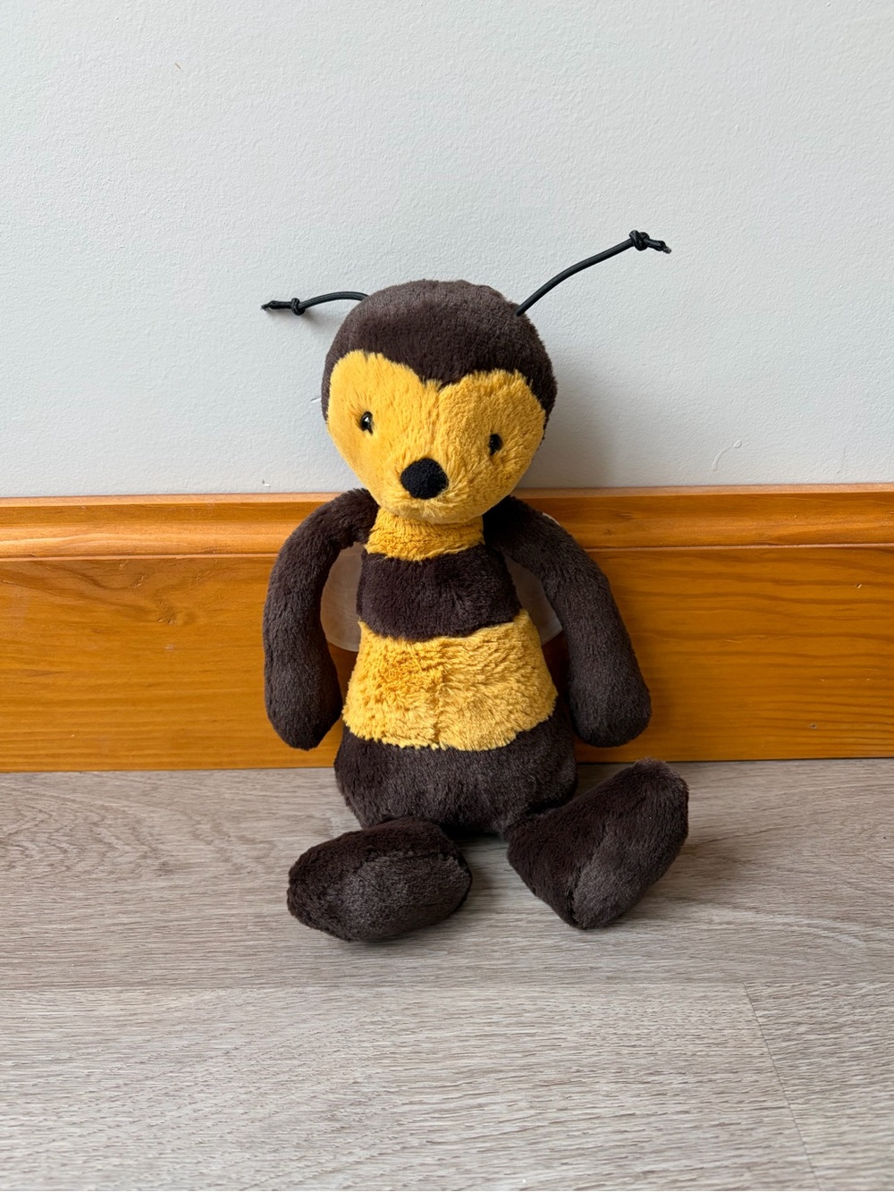 Jellycat Bashful Bumble Bee 🐝 NWOT